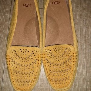 UGG. Yellow loafers ~AUTHENTIC~ serial # posted